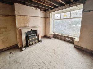 Lounge- click for photo gallery